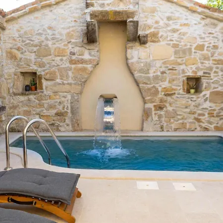 Cottage, Potpican * Potpićan